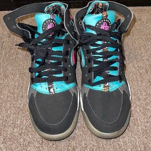 Used Nike high top hurrache